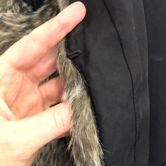 Aritzia Fur Vest - Picture 3 of 3